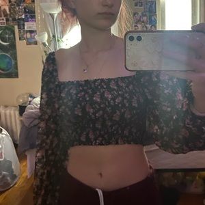 Forever 21 cropped blouse long sleeve